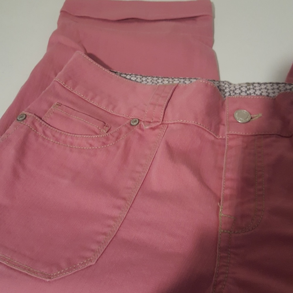 Ladies size 10 capris jeans style